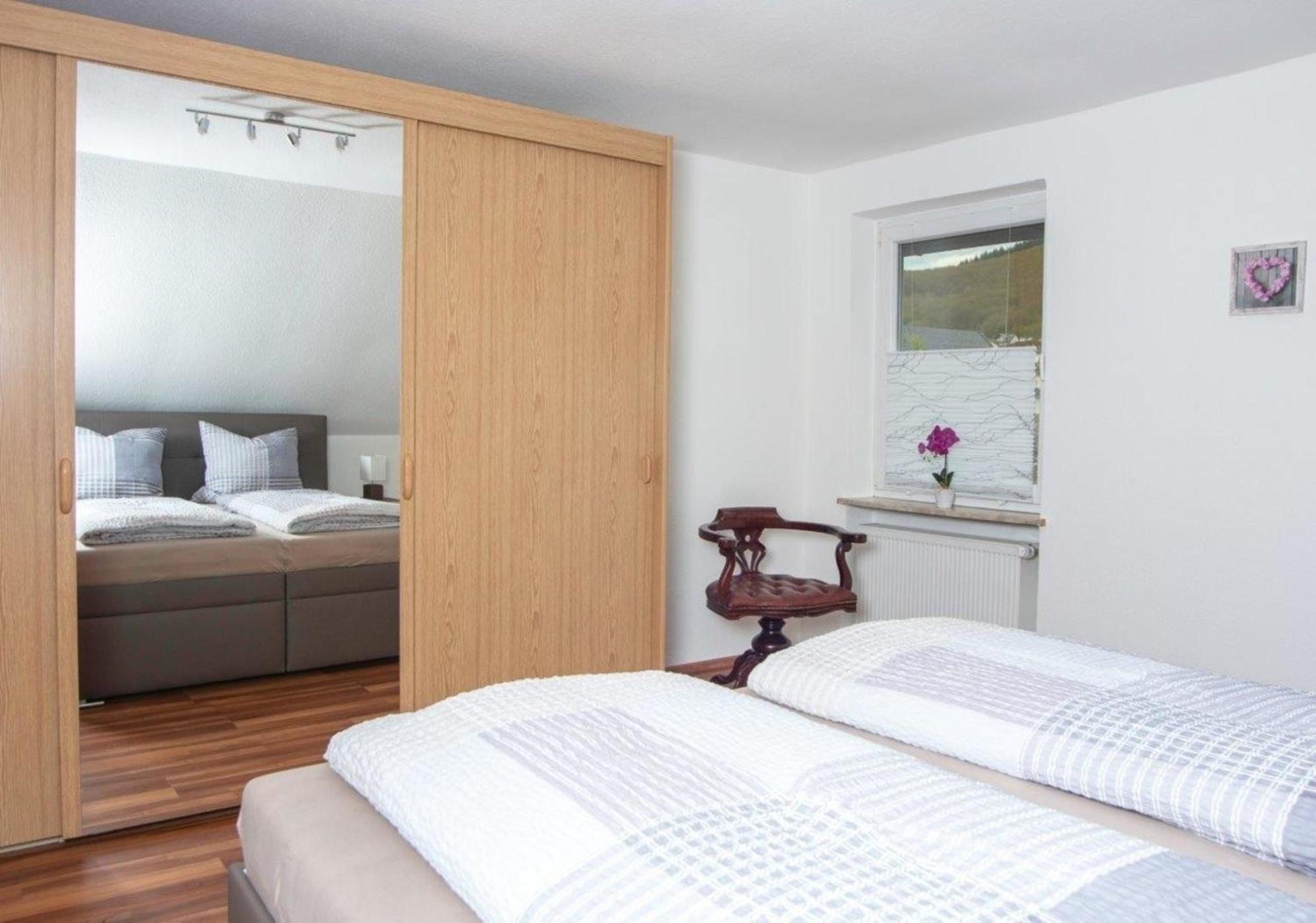 Ferienwohnung Grauschiefer Irsch エクステリア 写真